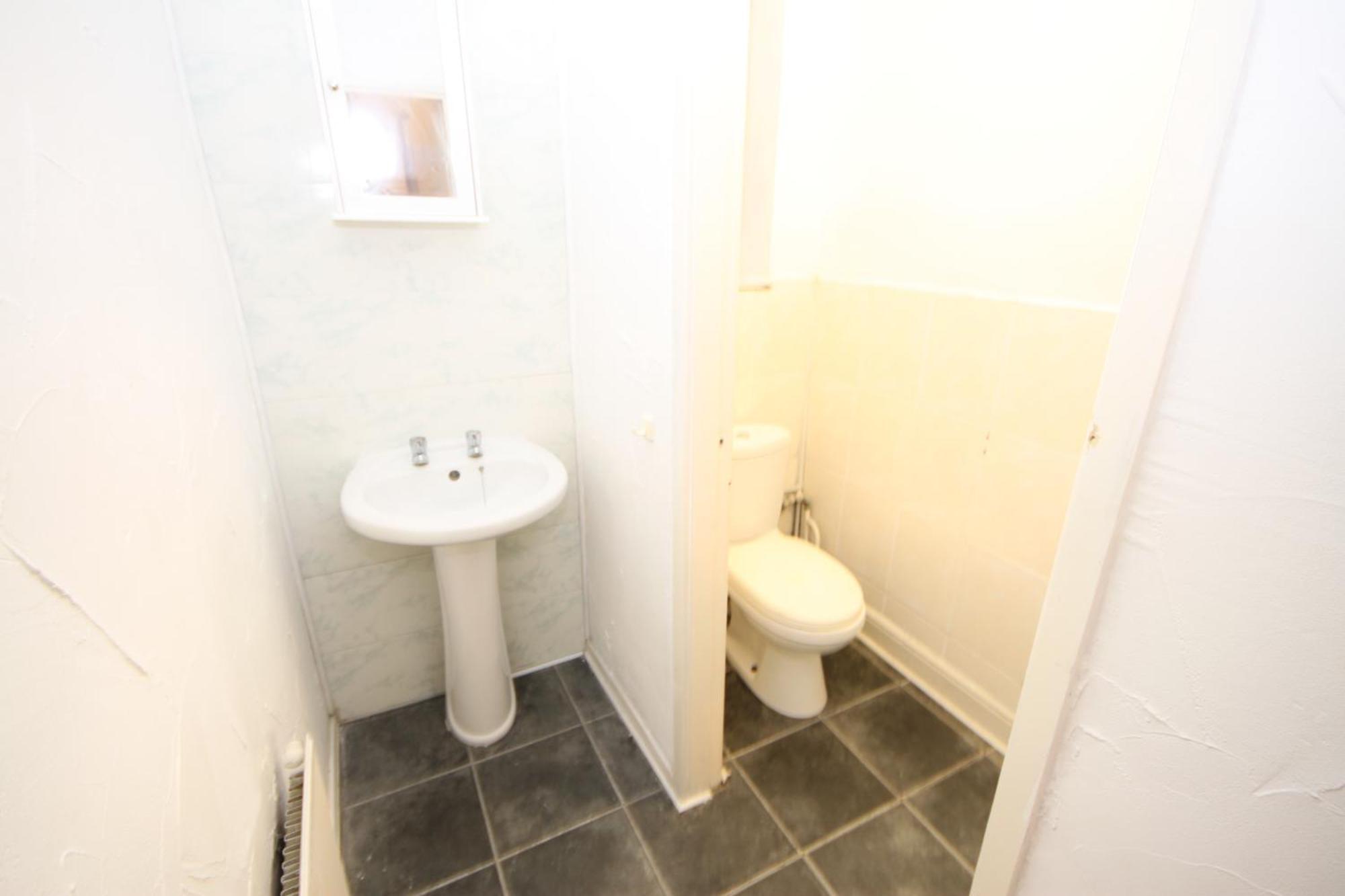 Barton Seaview, Self Catering Studio Apartments, Promenade & Central Beach Location, Families, Couples Or 23 Years Plus Only, Free Parking 黑潭 客房 照片